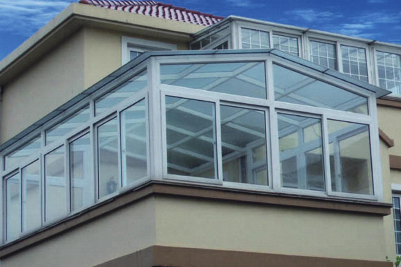 Featuring aluminum alloy windows